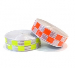 Cinta Reflectiva Plastica Para Coser Cuadrados Naranja-blanco 2,5cmxmt Cd-2475n